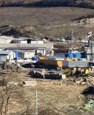 Kamyon şoförü gazoz şişesindeki antifrizi içmesi sonucu ağır yaralandı