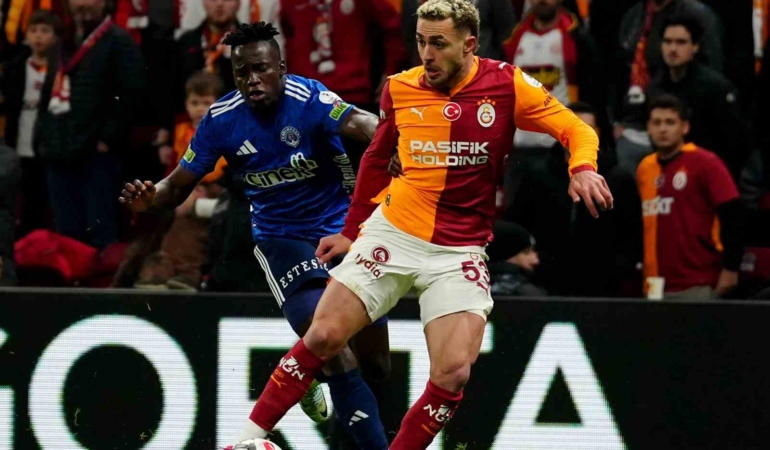 Trendyol Süper Lig: Galatasaray: 1 - Kasımpaşa: 0 (İlk yarı)