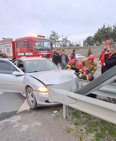Balıkesir’de çift taraflı trafik kazası: 5 yaralı
