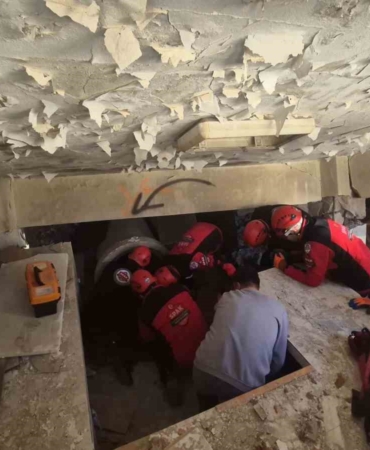 Enkazda yaralı aradılar: Tekirdağ’da deprem tatbikatı