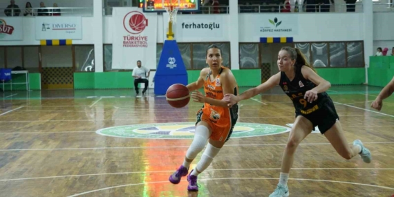 Edremit Belediyesi Gürespor evinde kazandı, liderliğini sürdürdü