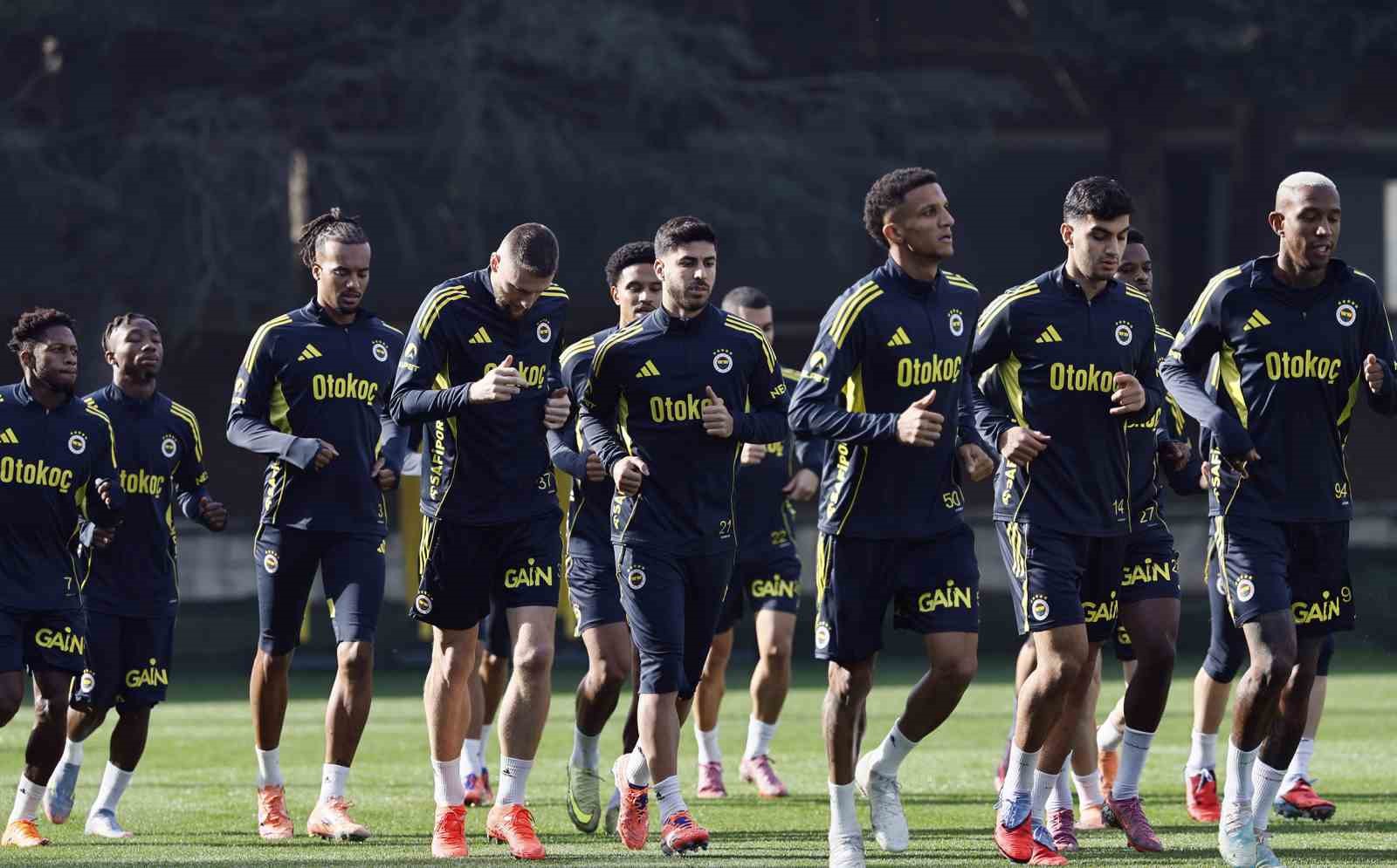 Fenerbahçe, RAMS Başakşehir maçının hazırlıklarına başladı