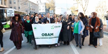 Osmangazi’de engelli bireyler farkındalık için yürüdü