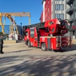 Tuzla Tersanesi’nde gemi yangını paniğe neden oldu