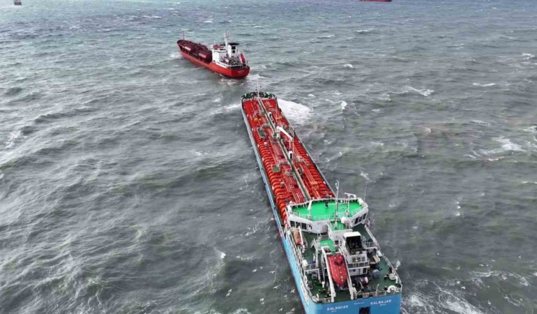 Ulaştırma ve Alt Yapı Bakanlığından İstanbul’da birbirine temas eden 2 tanker gemi açıklaması