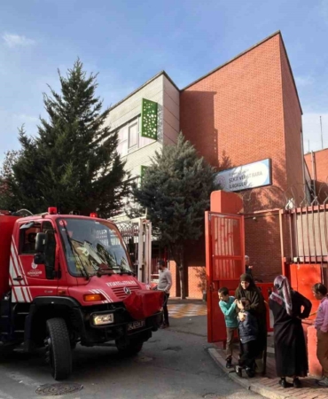Fatih’teki ilkokulda panik anları, okul boşaltıldı: Gerçek ekipler gelince ortaya çıktı