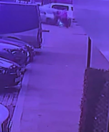 Başakşehir’de kaldırımda yürüyen yayalara otomobil çarptı