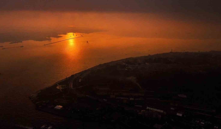 İstanbul’da Boğaz çevresine çöken pus ve etkili olan hava kirliliği dron ile görüntülendi