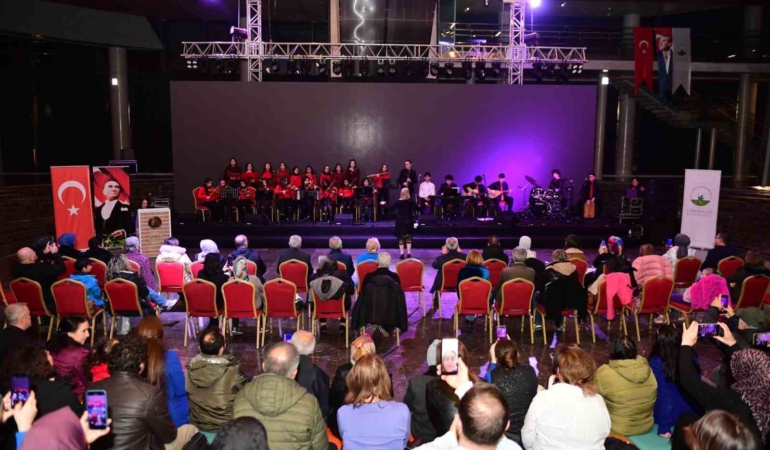 Genç müzisyenler, Bursalılara müzik ziyafeti sundu