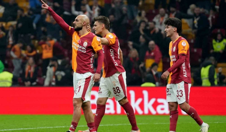 Ziraat Türkiye Kupası: Galatasaray: 1 - RAMS Başakşehir: 0 (İlk yarı)