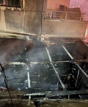 Ümraniye’de dükkan alevlere teslim oldu