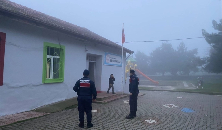 Balıkesir’de Yılbaşı Öncesi Okul Çevreleri ve Servislere Denetim