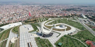 Karesi’de birleştirilmiş dükkanlardaki ruhsat krizi