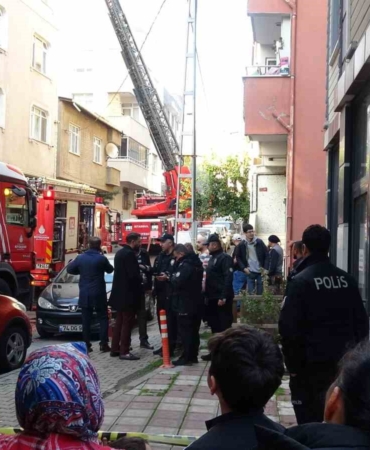 Tuzla’da çatı yangını korkuttu