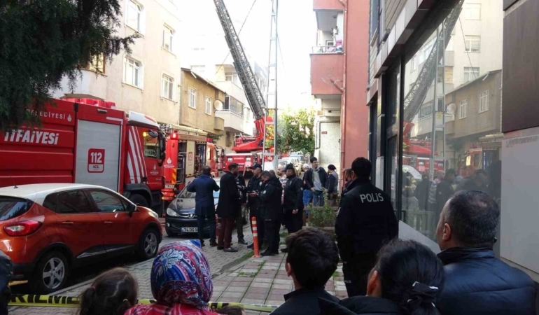 Tuzla’da çatı yangını korkuttu