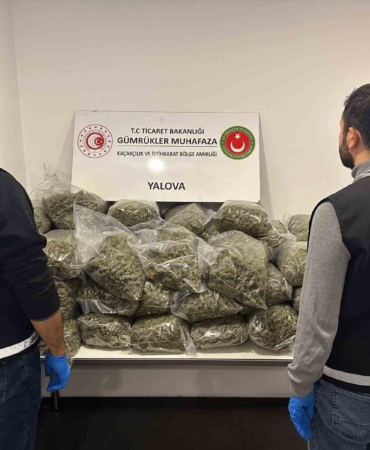 Fransa’dan Yalova’ya gemiyle gelen tırda 37 kilo uyuşturucu ele geçirildi