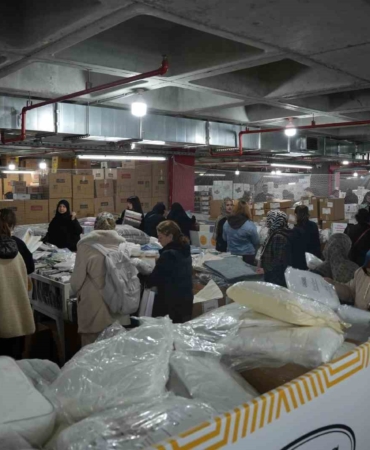 Bahçelievler’de vatandaşlar AVM’deki alışveriş indirimine koştu