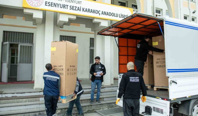 Esenyurt’ta öğrencilere ücretsiz içme suyu desteği