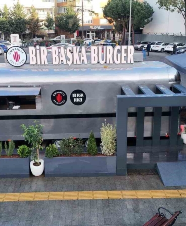 Ümraniye’de gençler için ekonomik menü sunan mekan kapılarını açtı