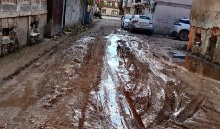 Özgür Özel’i eleştiren İba: "Anlatılan Edirne ile yaşanan Edirne aynı değil"