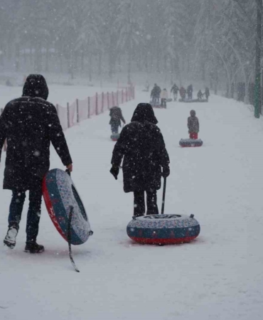 Kış turizminin gözdesi Kartepe’de kar sevinci