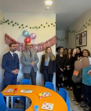 Burhaniye Uygulamalı Bilimler Fakültesi’nden özel çocuklara oyun alanı desteği