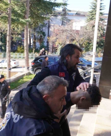 15 gün arayla bir kişiyi bıçakladı, bir kişiyi de öldürdü