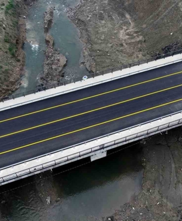 20 mahalleyi birbirine bağlayan köprüde yenileme çalışmaları sona geldi