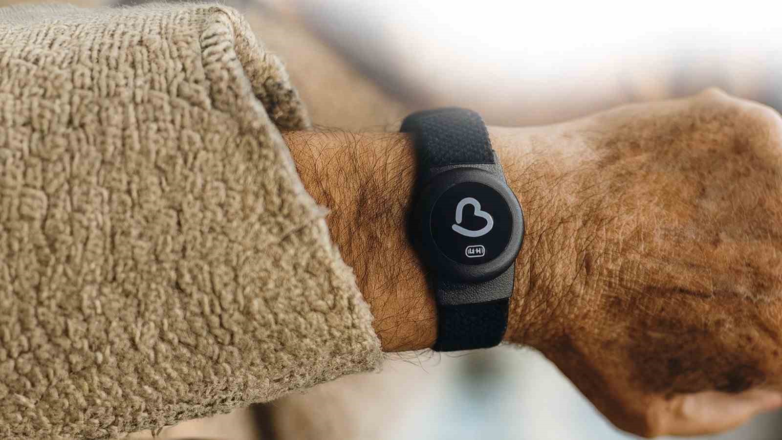 Büyükşehirden Alzheimer, Demans ve Otizm hastalarına "Akıllı Takip Cihazı Desteği"