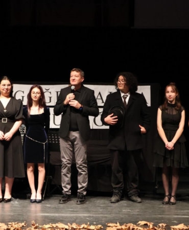 Şeyh Edebali Kongre Merkezi’nde şiir gecesi düzenlendi