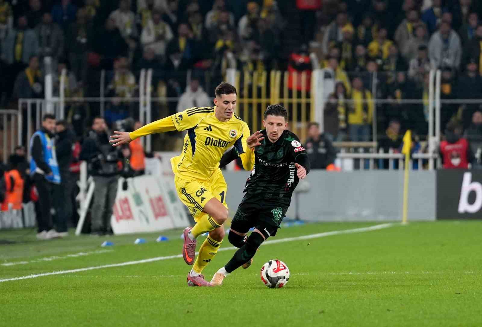 Trendyol Süper Lig: Fenerbahçe: 3 - Konyaspor: 0 (İlk yarı)