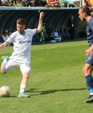 Silahlı saldırıya uğrayan futbolcu hayatını kaybetti