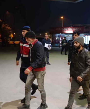 İnegöl’de 8 kaçak göçmen yakalandı