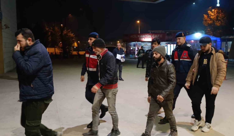 İnegöl’de 8 kaçak göçmen yakalandı