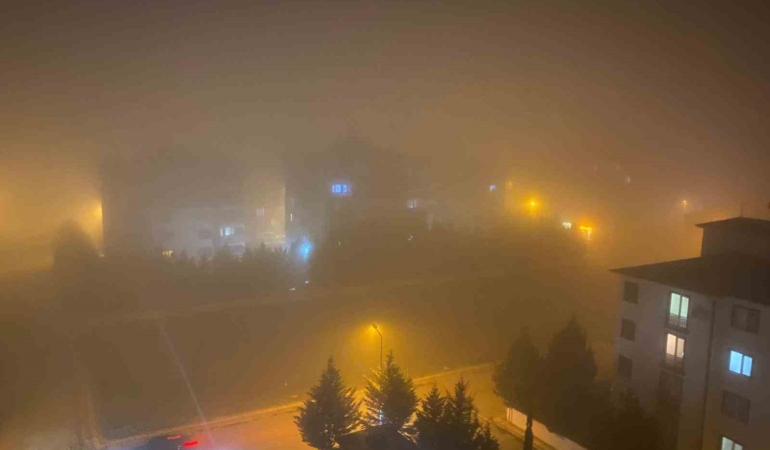 Yenişehir’de sis etkili oldu, görüş mesafesi 1 metreye kadar düştü