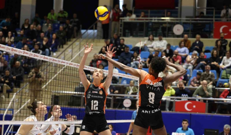 Eczacıbaşı Dynavit, Aydın deplasmanında set vermedi