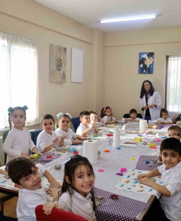 SAMEK atölyelerinde minikler seramikle, gençler tezhiple tanıştı