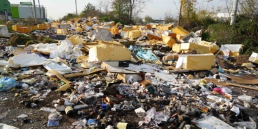 Açık hava çöplüğü: Güveç bile var