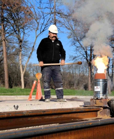 Kartepe Tramvay Hattı’nda raylar kaynak ile birleşiyor