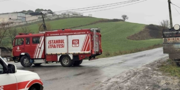 Arnavutköy’de otomobil su kanalına uçtu: Sürücü yaralı