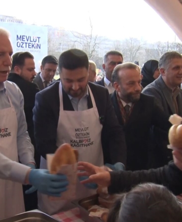 Kağıthane’de balık ekmek şöleni: 25 bin kişiye 6 tona yakın balık ekmek, helva ve gazoz ikramı