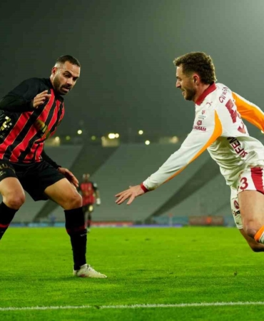 Trendyol Süper Lig: Fatih Karagümrük: 1 - Galatasaray: 1 (İlk yarı)
