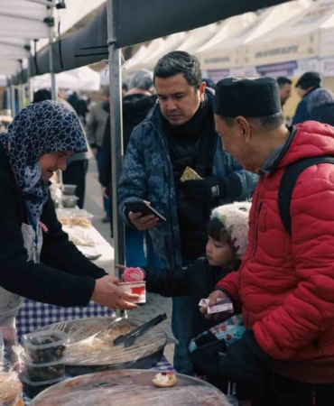 "Meydan Kadınların" dayanışma pazarına büyük ilgi