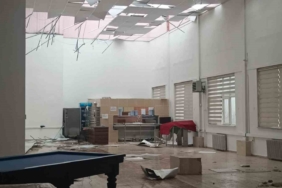 Bilecik’te yaşanan fırtınada çatılar uçtu, ağaçlar devrildi