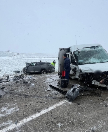 Tekirdağ’da otomobille kamyonet çarpıştı: 1 ölü, 3 yaralı
