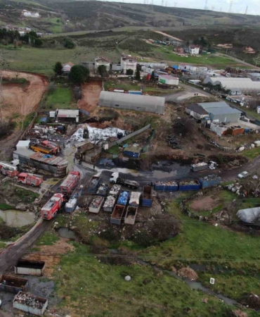 Tuzla’da geri dönüşüm deposunda yangın