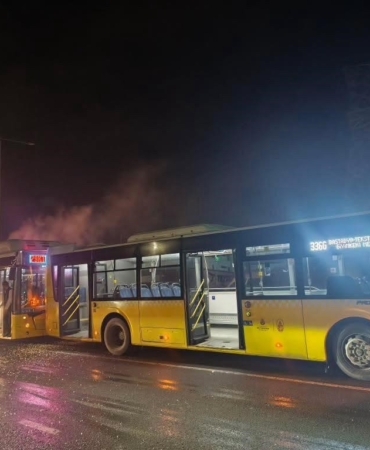 Başakşehir’de 3 İETT otobüsü kazaya karıştı: Yaralılar var