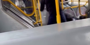 Otobüsün içinde tekme tokat böyle darp etti..."Komutanıma bıçak çekmişti"