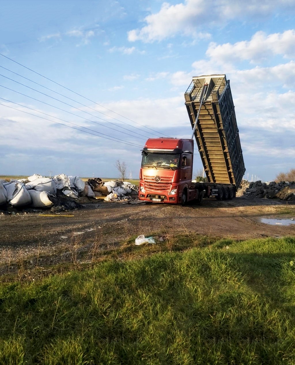 Muratlı’da izinsiz atık döken kamyon ve sürücüsüne ceza