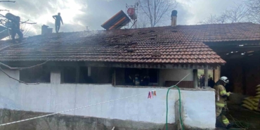 Tek yaşayan adamın evi küle döndü